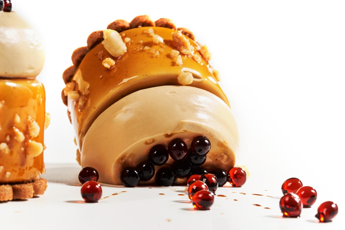 Кофейные пирожные с арахисом и кофейными жемчужинами
