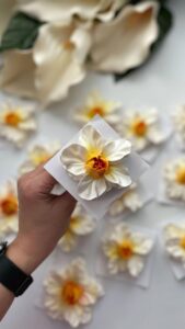 Все секреты зефирных цветов. Рецепты, основы работы с зефиром